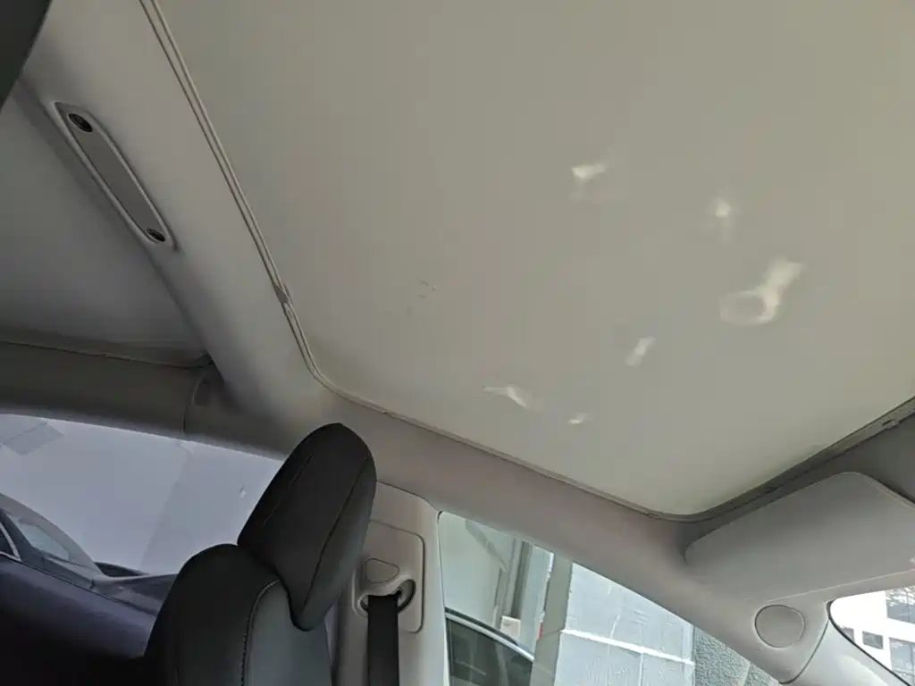 Tesla Model 3 — миниатюра 18