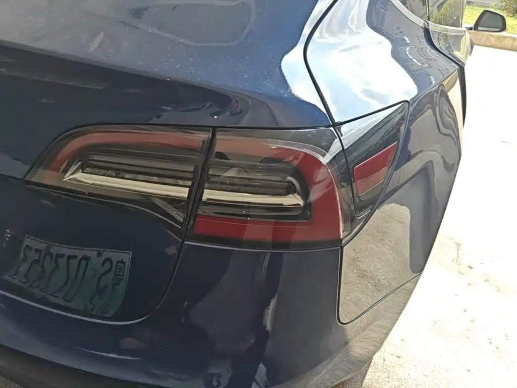 Tesla Model 3 — миниатюра 8