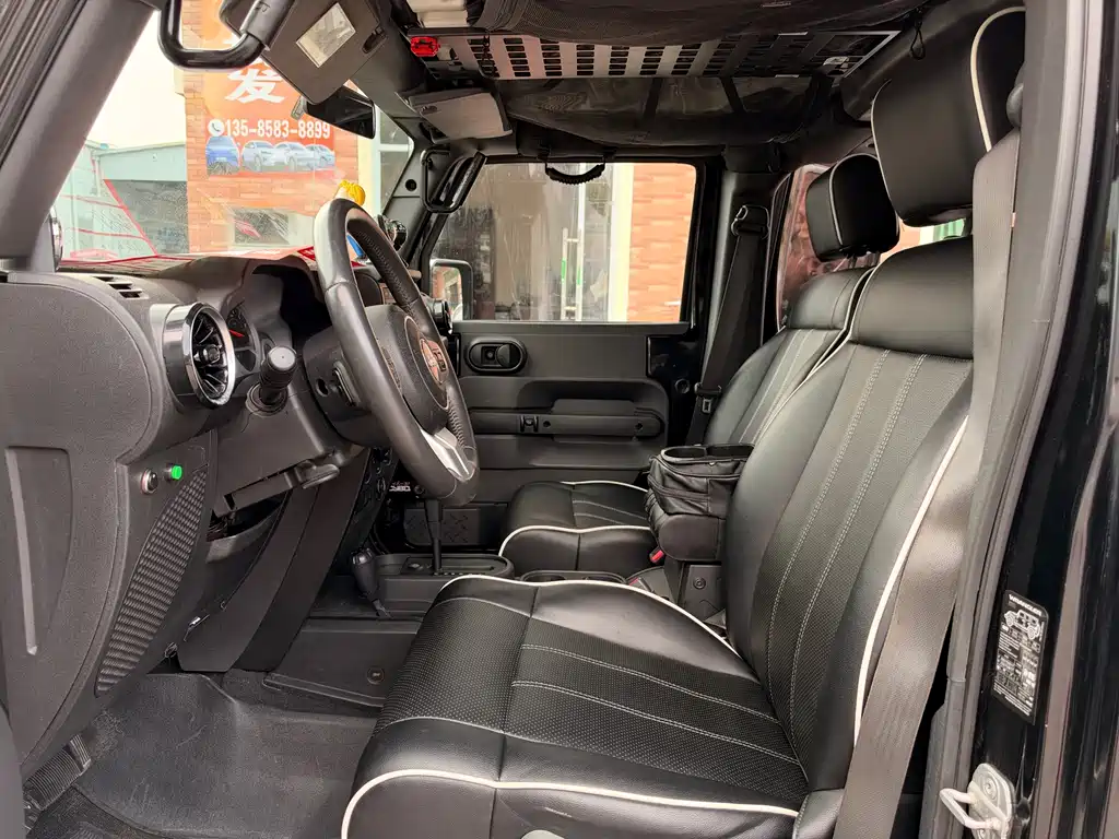Jeep Wrangler — миниатюра 4