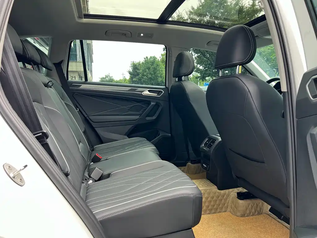 Volkswagen Tiguan L — миниатюра 12