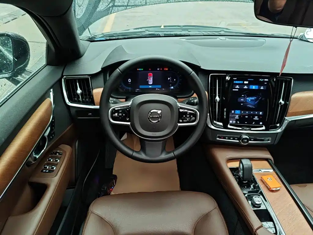 Volvo S90 — миниатюра 11