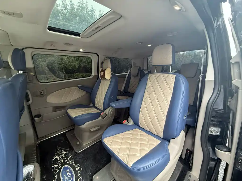 Ford Tourneo — миниатюра 6