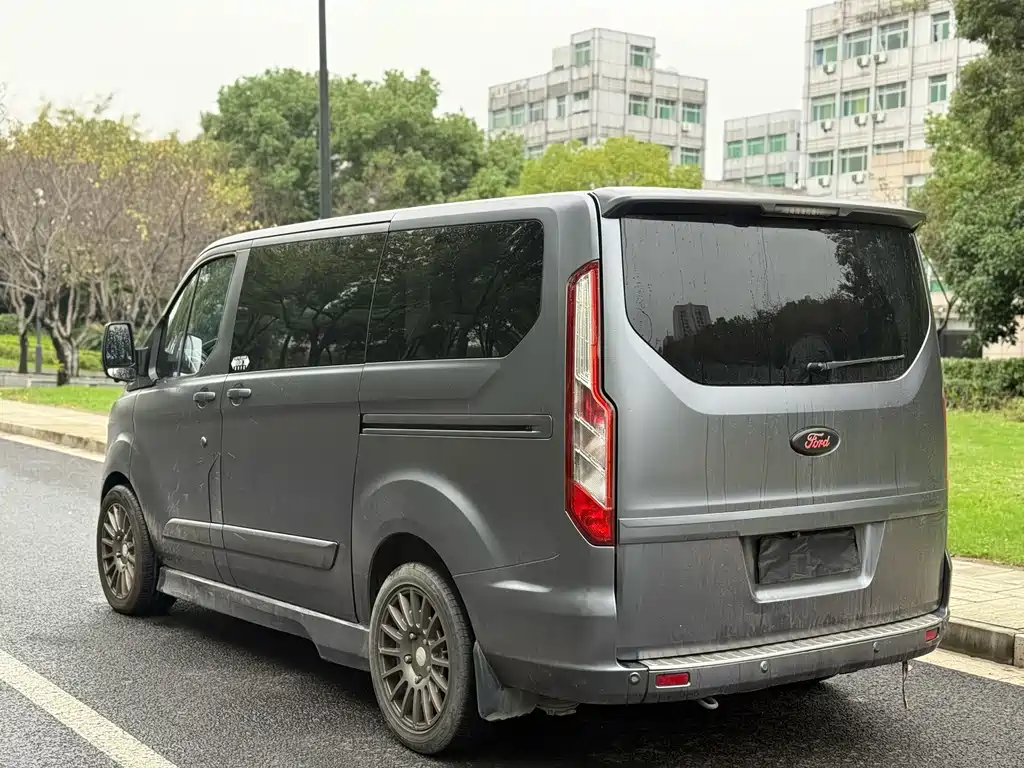 Ford Tourneo — миниатюра 7