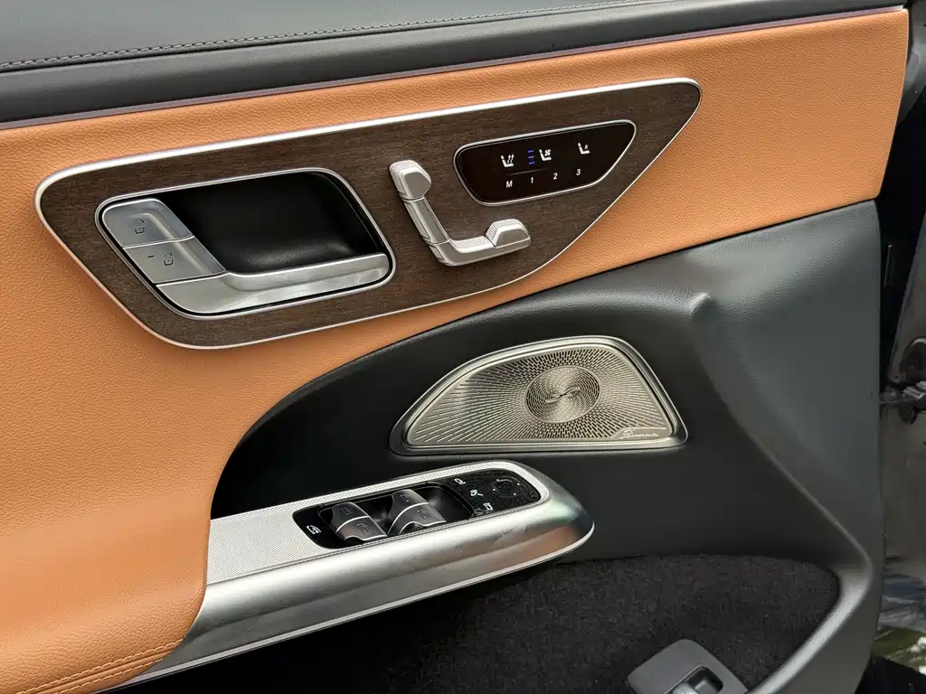 Mercedes-Benz E-Class — миниатюра 14