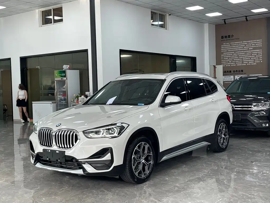 Купить BMW X1