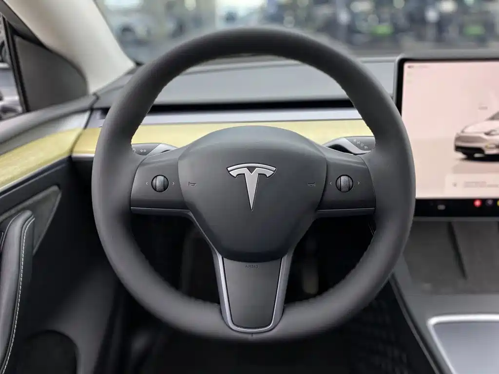 Tesla Model Y 2022 — фото 16