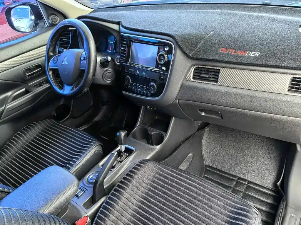 Mitsubishi Outlander (Import) — миниатюра 10