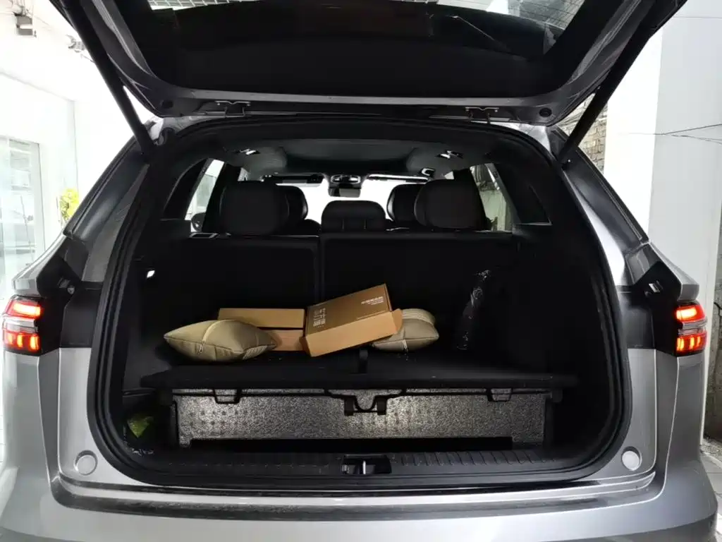 Geely Xingyue L — миниатюра 19