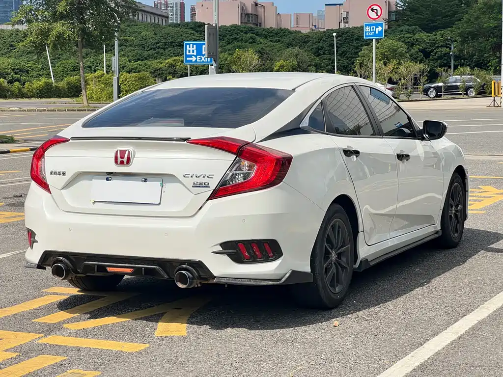 Honda Civic — миниатюра 9