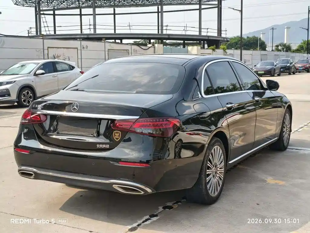 Mercedes-Benz E-Class — миниатюра 9