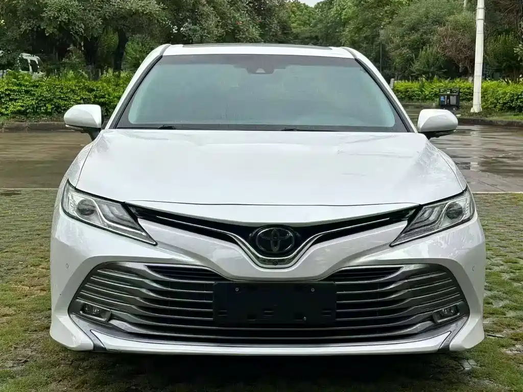 Toyota Camry — миниатюра 4