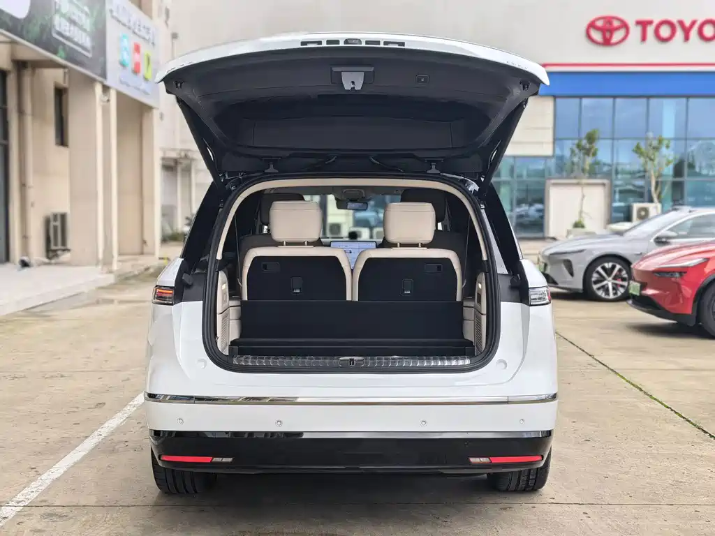NIO ES8 — миниатюра 15