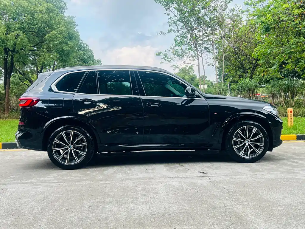 BMW X5 2022 xDrive40i M Sport