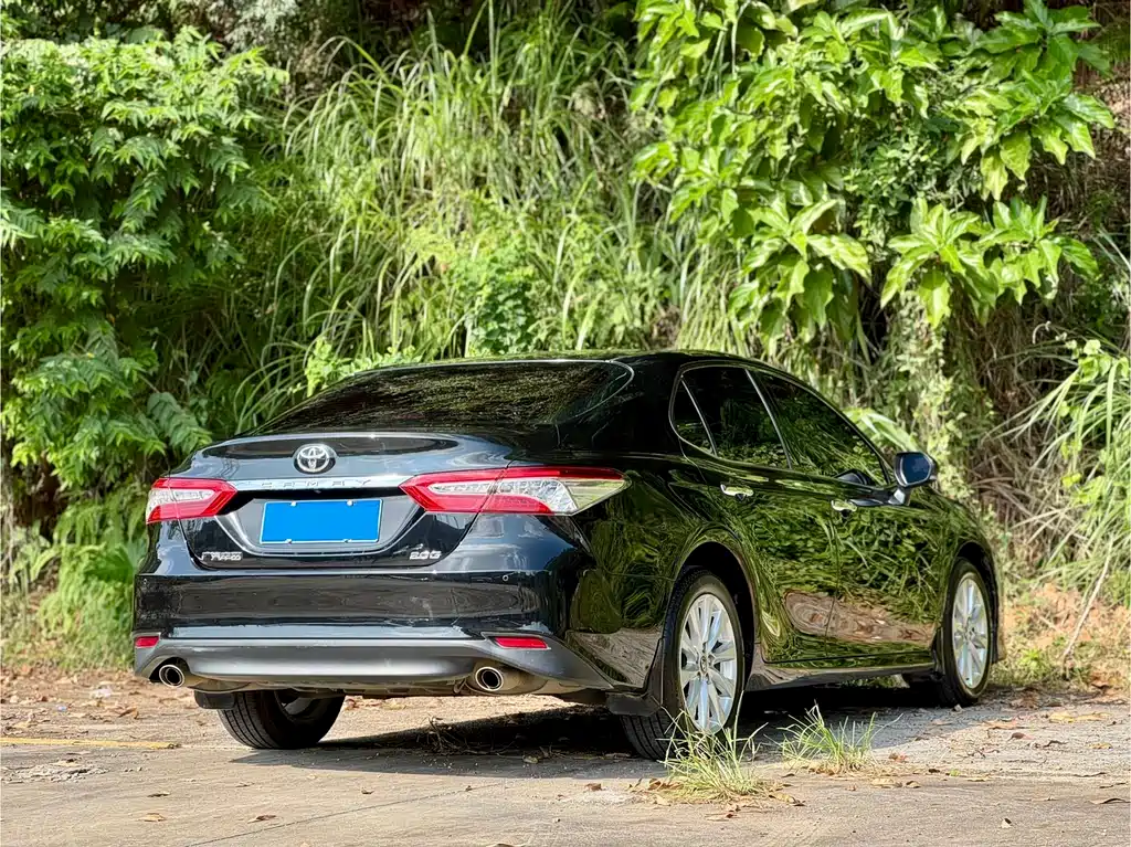 Toyota Camry — миниатюра 6
