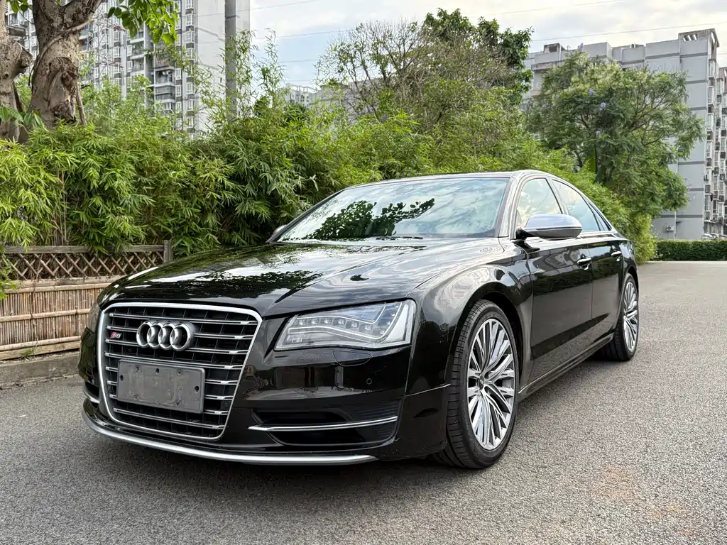 Купить Audi S8