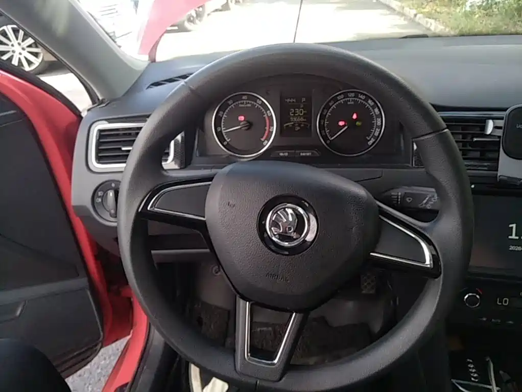 Skoda Rapid Spaceback — миниатюра 11