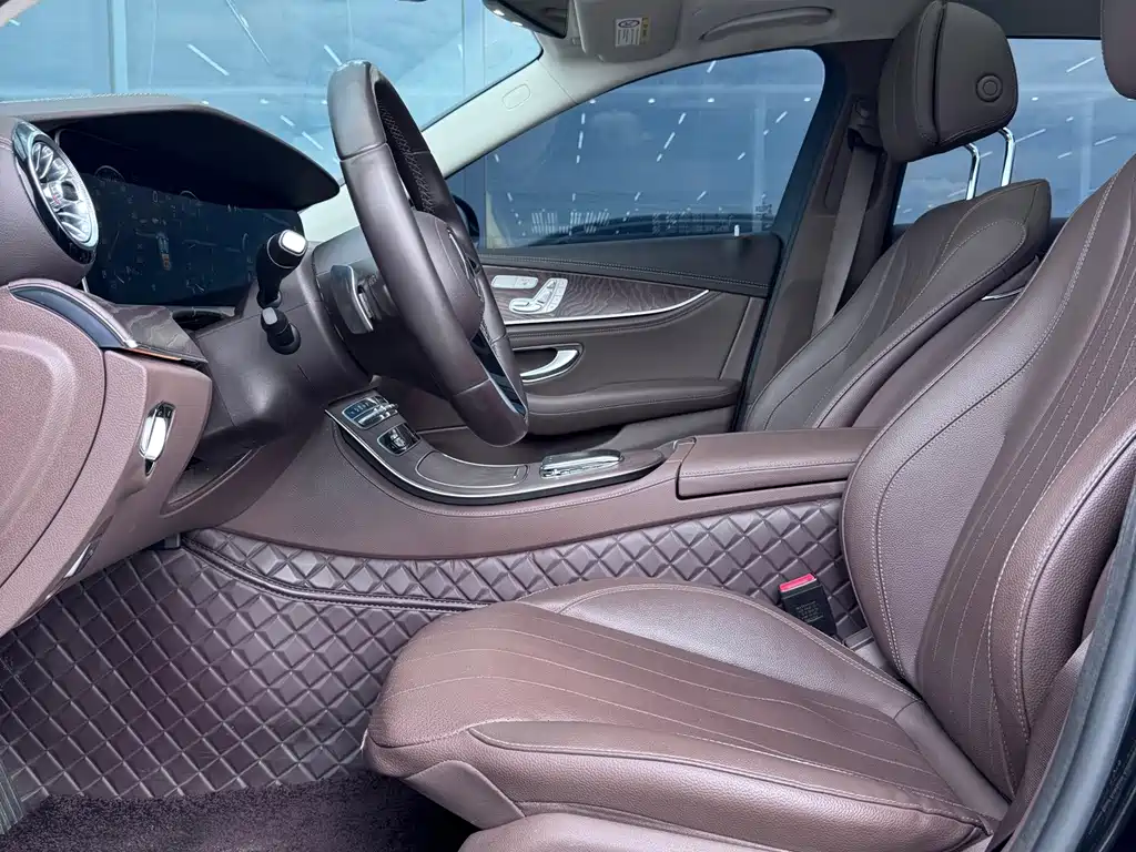 Mercedes-Benz E-Class — миниатюра 9