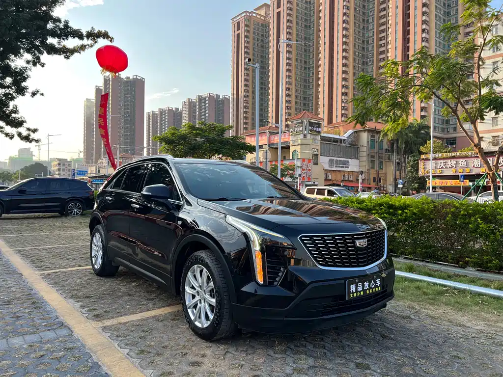 CADILLAC XT4