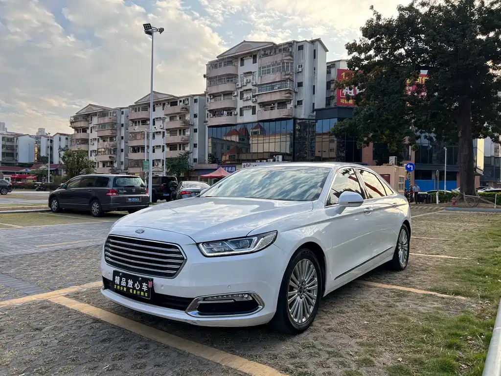 Ford Taurus 2016