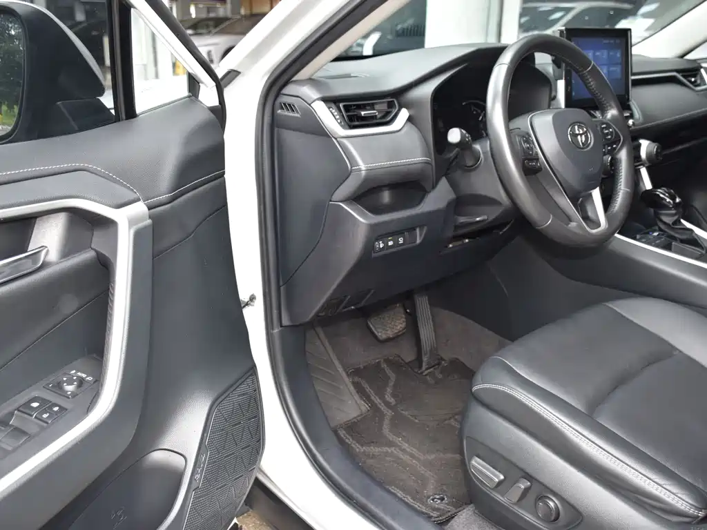 Toyota RAV4 2022 2.0L CVT Plus