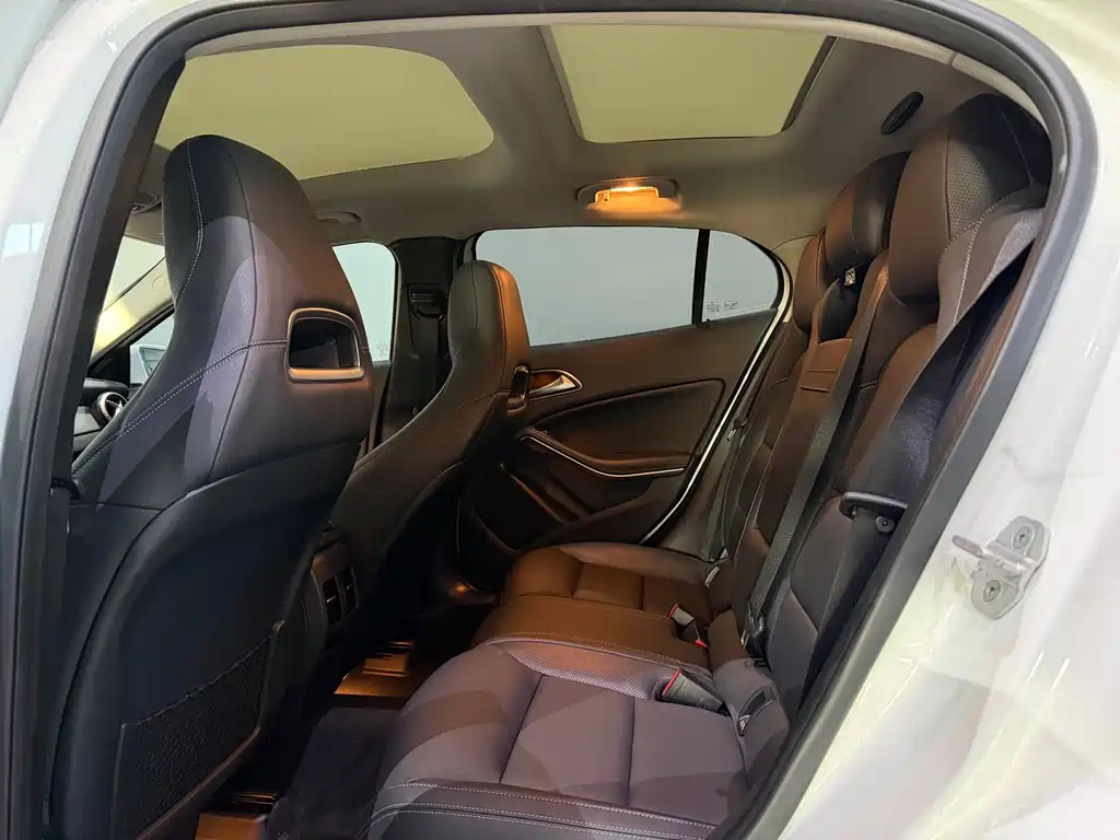 Mercedes-Benz GLA — миниатюра 6