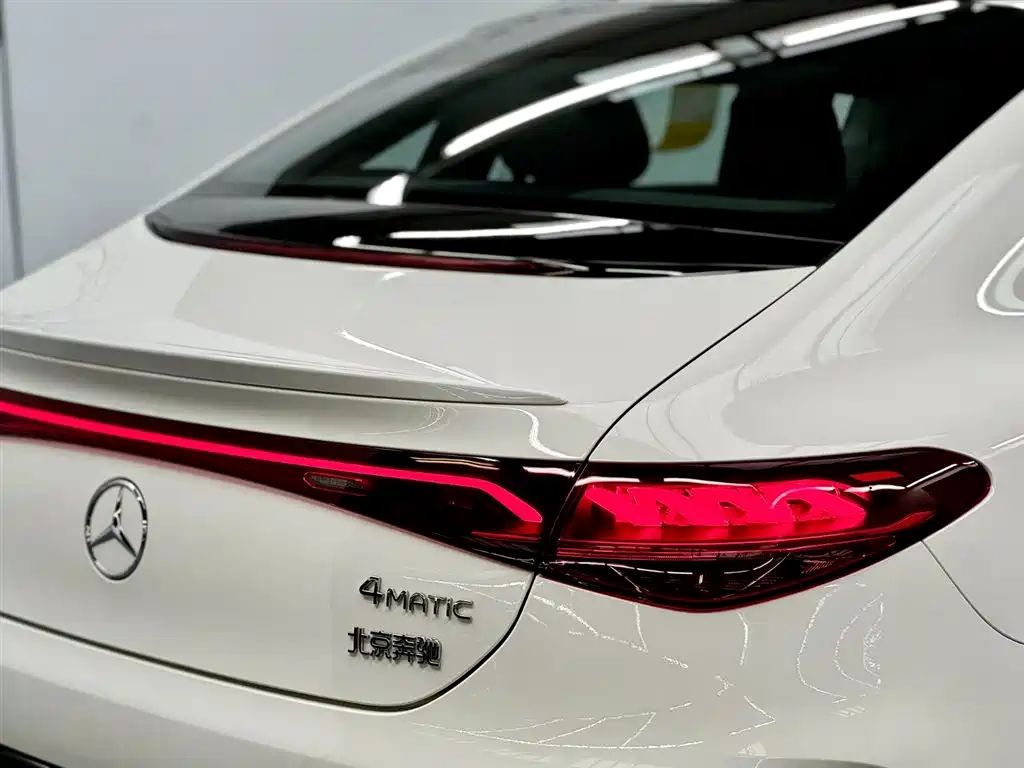 Mercedes-Benz EQE 2025 500 4MATIC