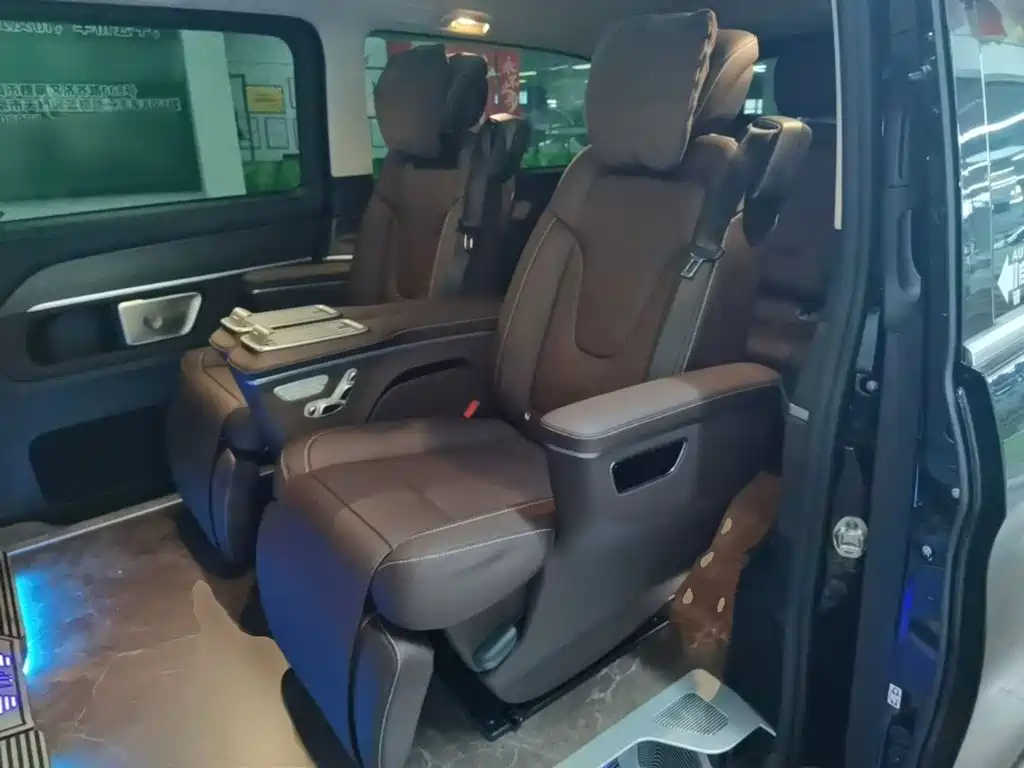Mercedes-Benz V-Class — миниатюра 17