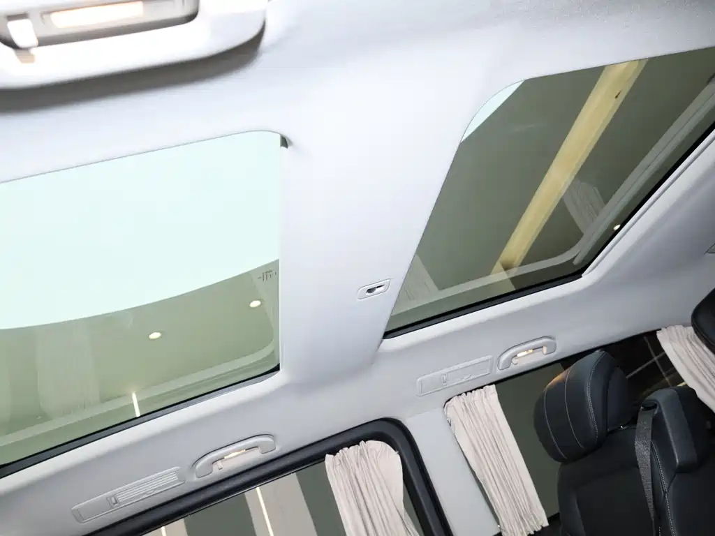 MERCEDES-BENZ V CLASS