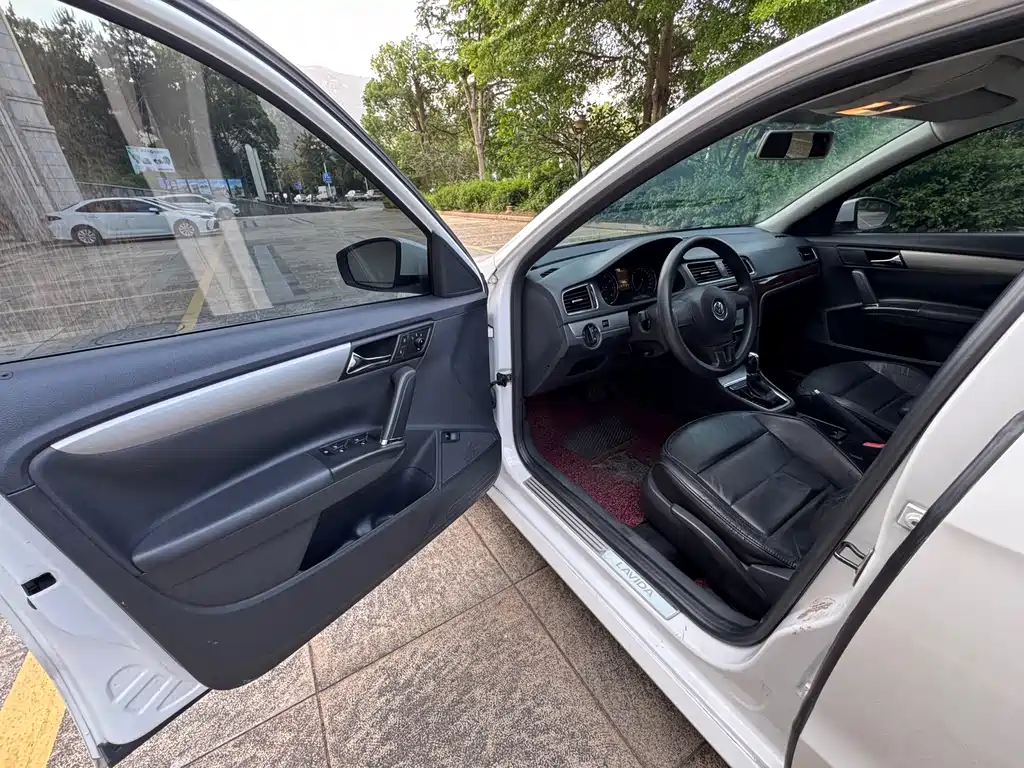 Volkswagen Lavida 2013 1.4TSI DSG Comfort