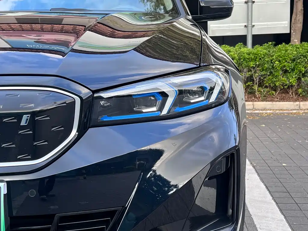 BMW i3 2023 eDrive 40 L Sport