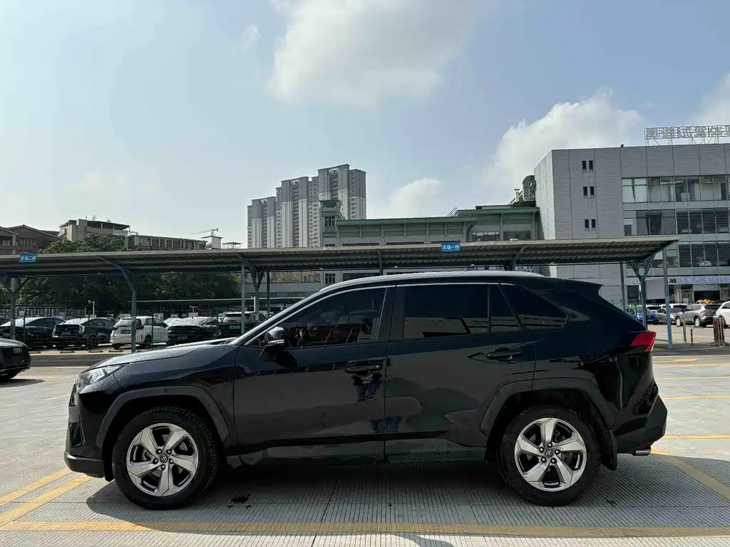 TOYOTA RAV4 RONGFANG