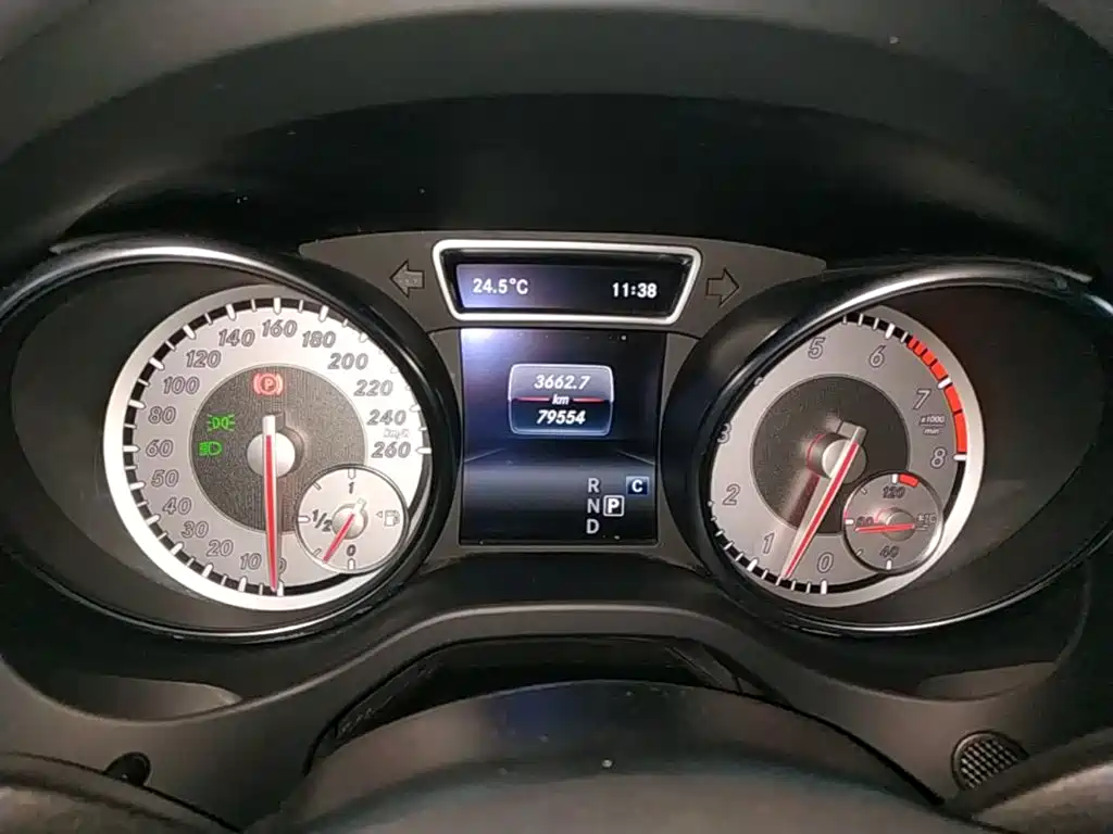 Mercedes-Benz GLA — миниатюра 12