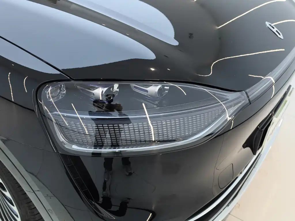 AITO ASK THE WORLD M9