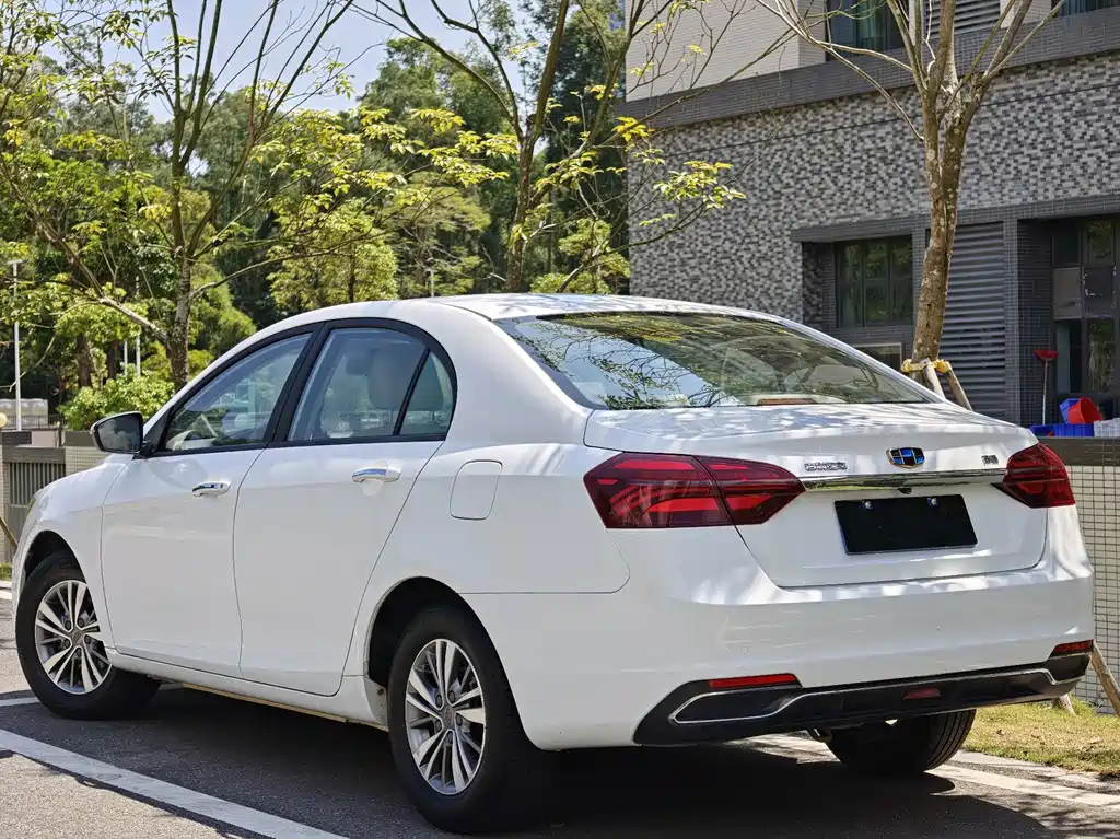 Geely Emgrand — миниатюра 4