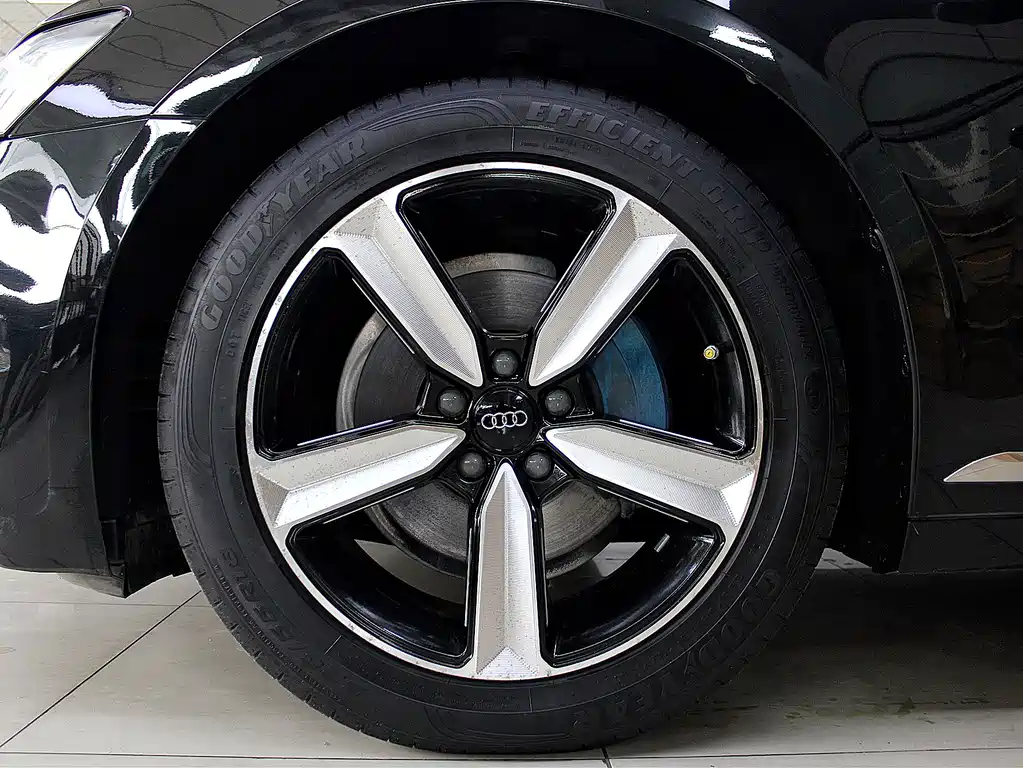 Audi A6L — миниатюра 15