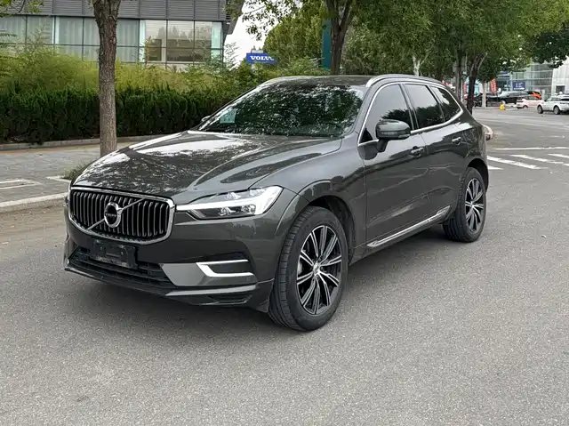 VOLVO  XC60 2022