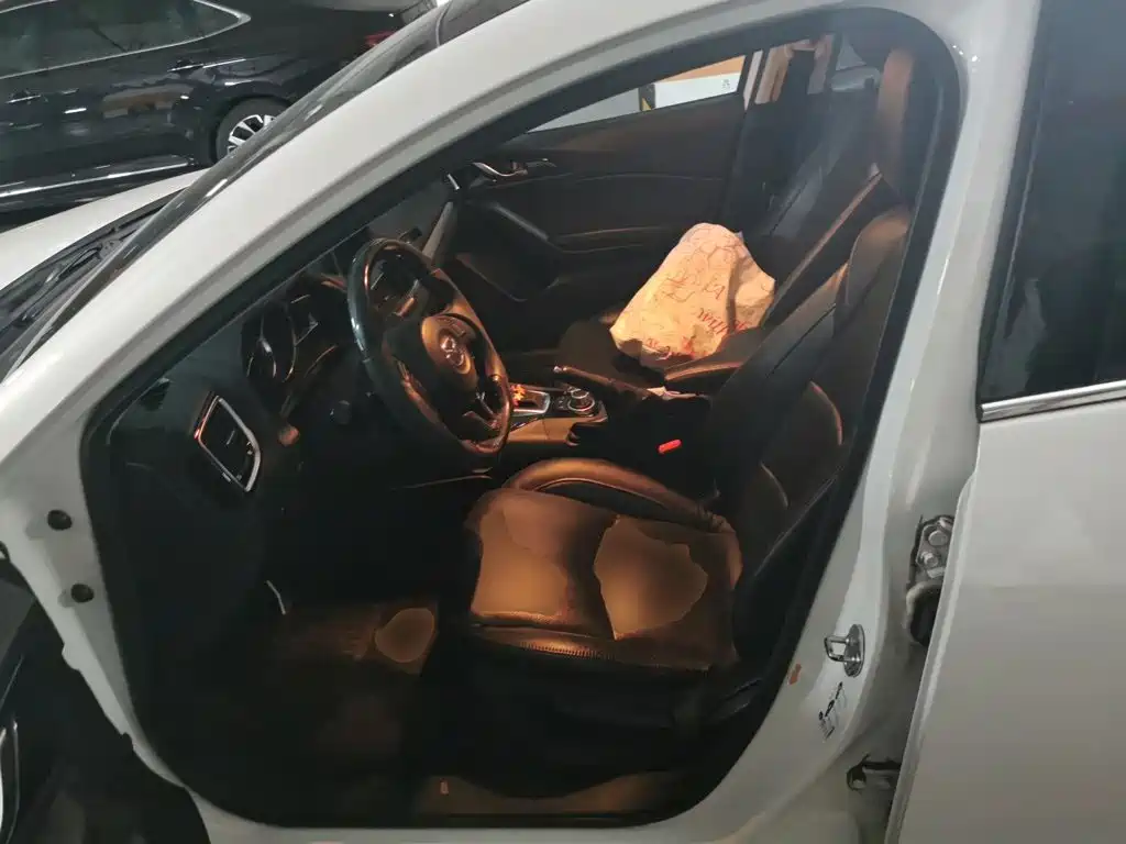 Mazda 3 Axela — миниатюра 16