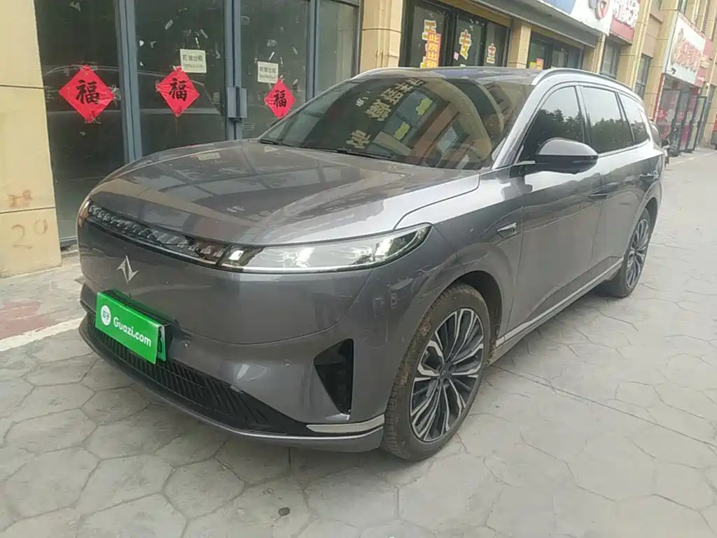 Dongfeng eπ008 2025 636Ultra Electric 6 мест