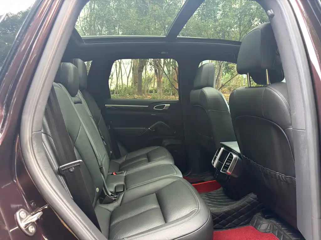 Porsche Cayenne — миниатюра 11