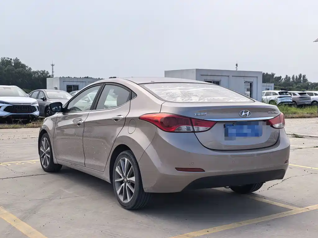 Hyundai Elantra 2015 1.6L AT Lead