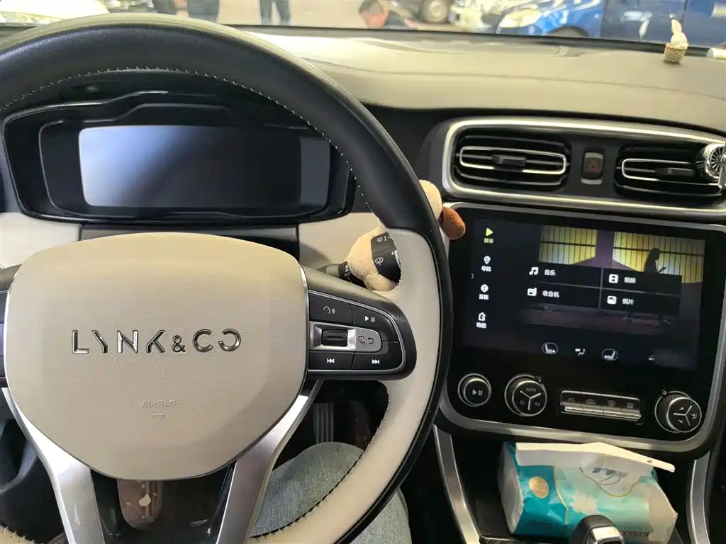 Lynk & Co 01 2017 2.0T Pro