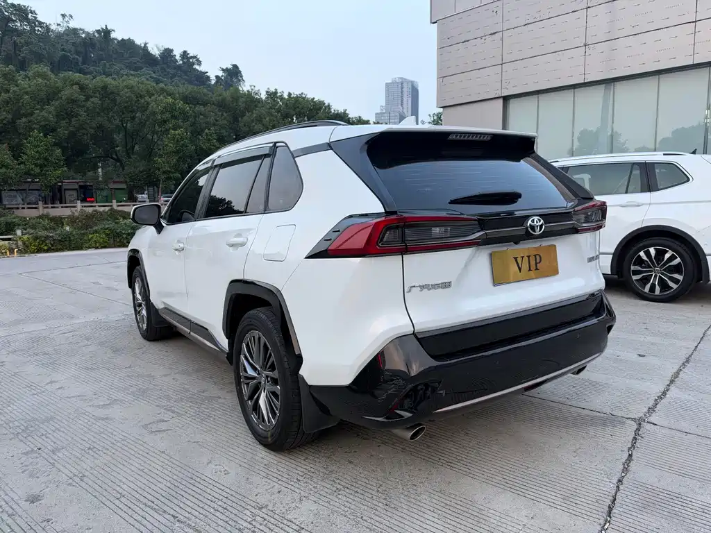Toyota Wildlander — миниатюра 7