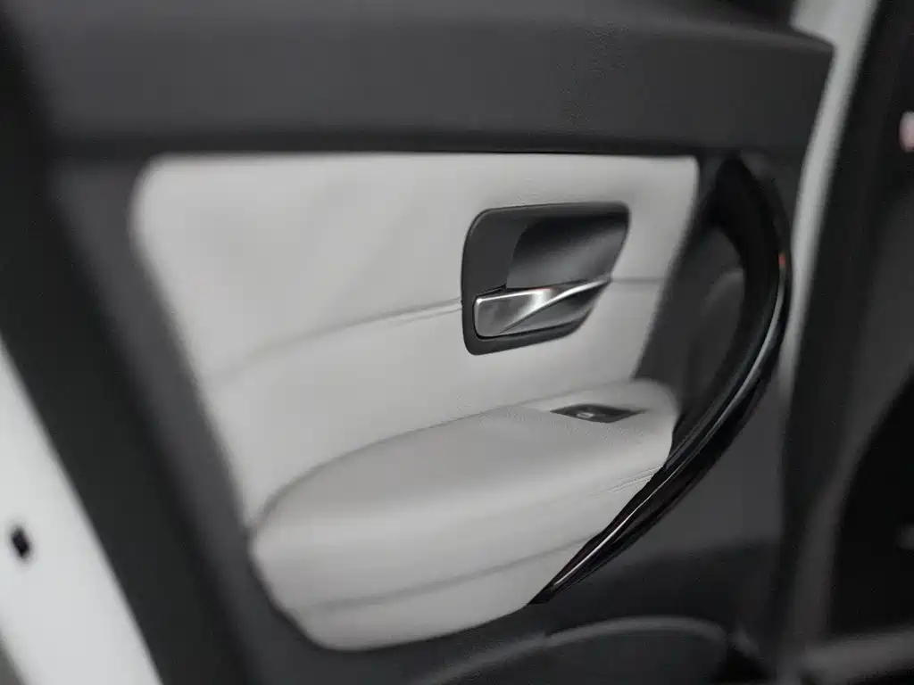 BMW 3 Series — миниатюра 14