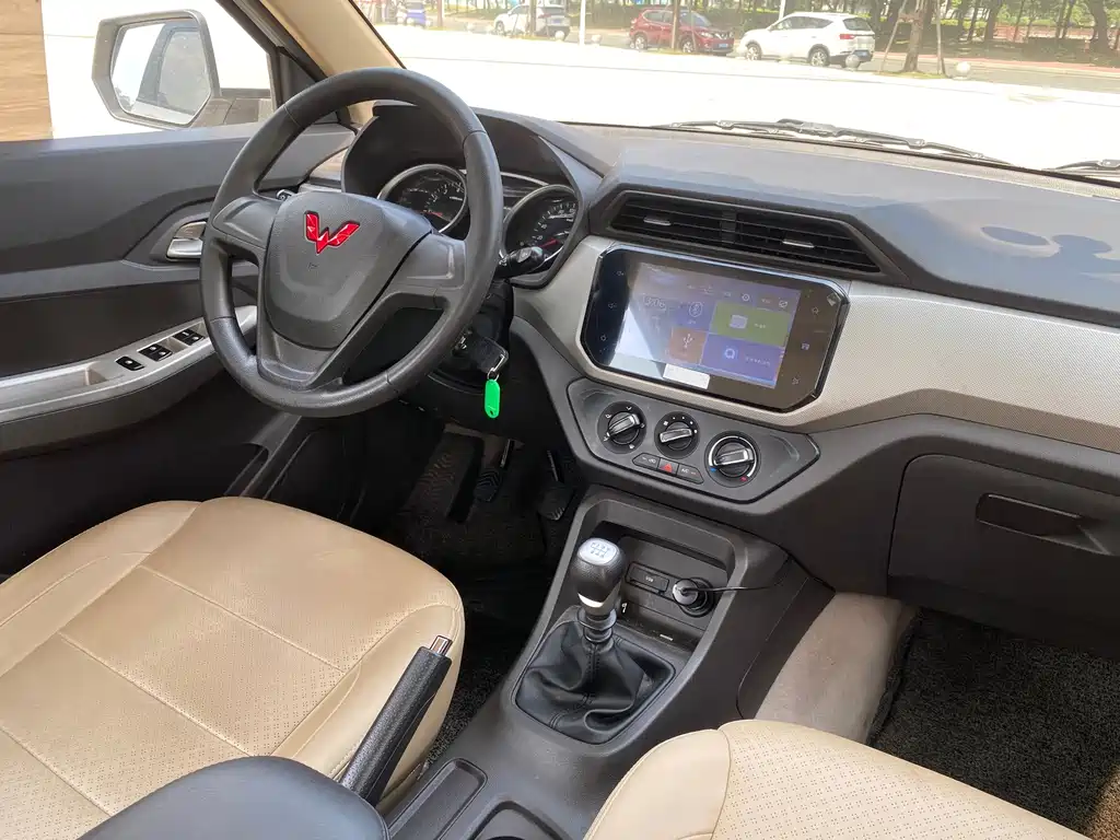 Wuling Hongguang — миниатюра 8