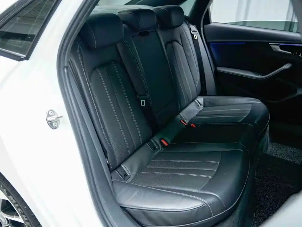 Audi A4L — миниатюра 8