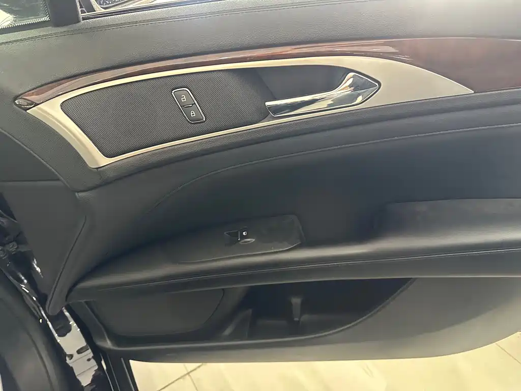 Lincoln MKZ — миниатюра 10