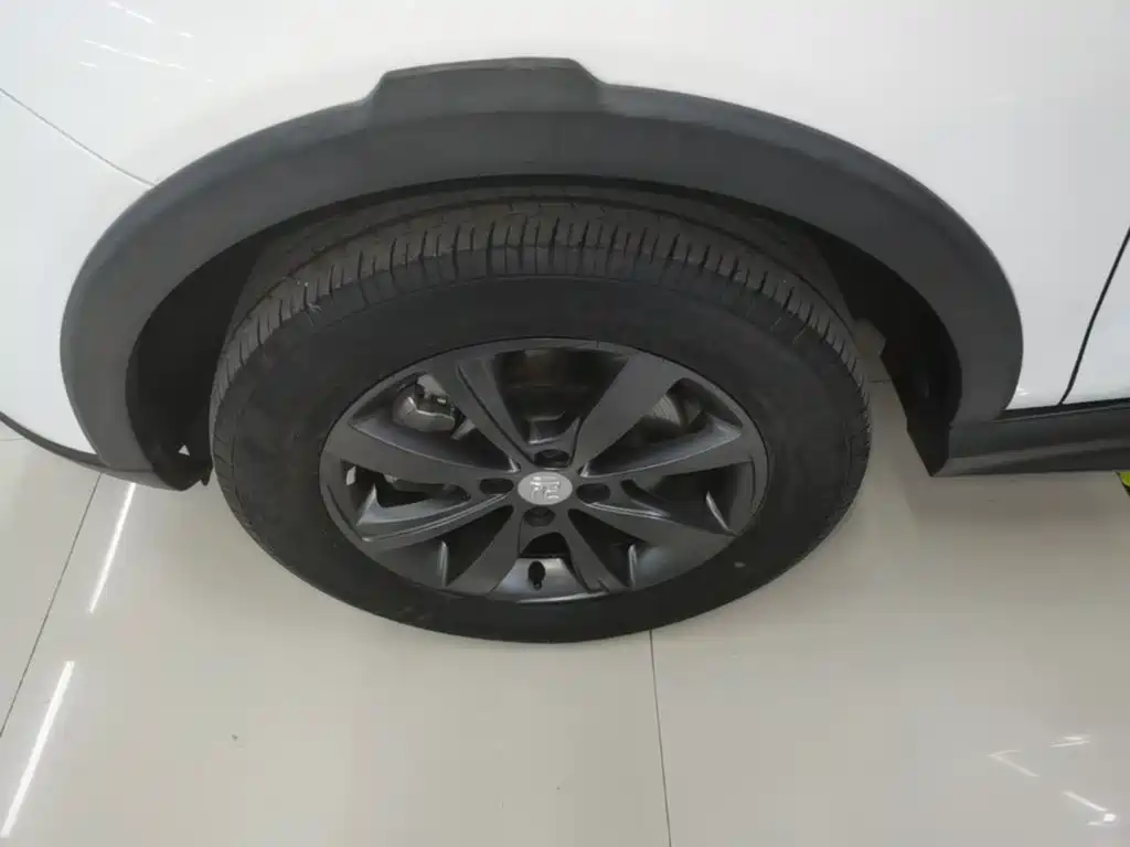 BYD Yuan EV — миниатюра 23