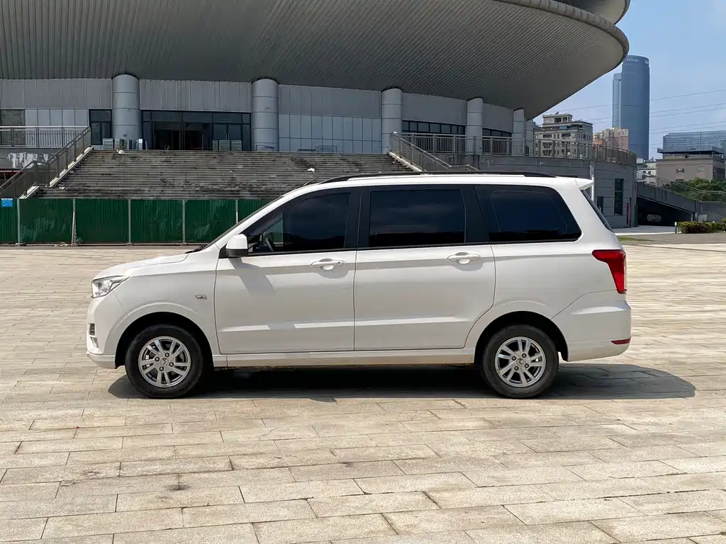 Wuling Hongguang — миниатюра 16
