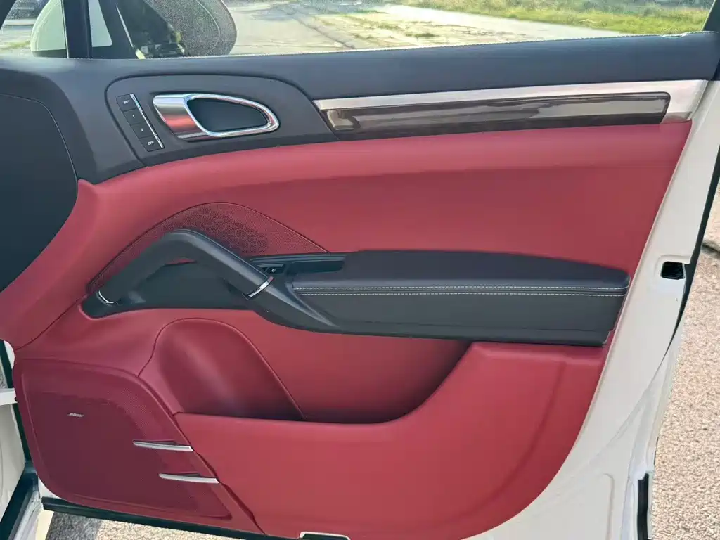 Porsche Cayenne — миниатюра 14
