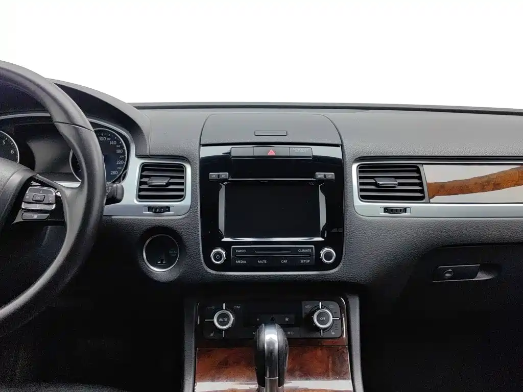 Volkswagen Touareg — миниатюра 12